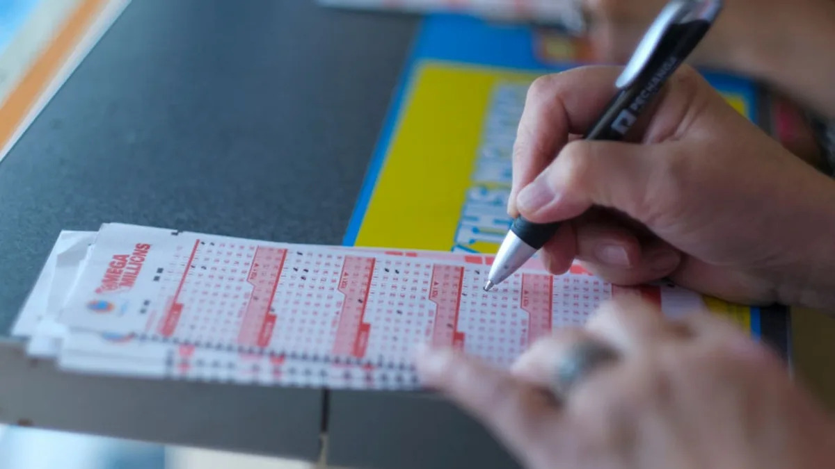 Números Ganadores de Mega Millions para el Viernes 14 de Noviembre de 2025