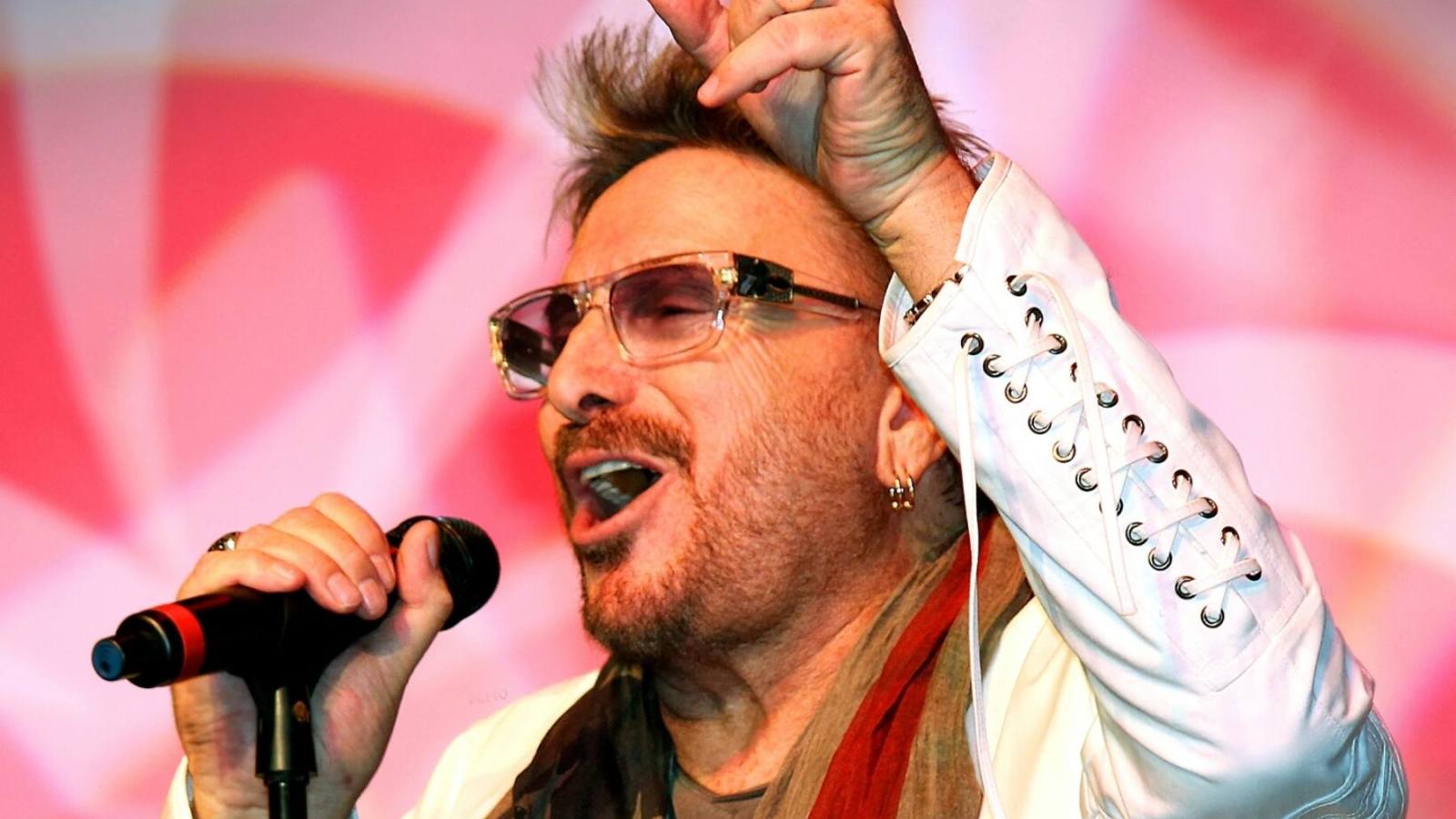 Chuck Negron 1.jpg
