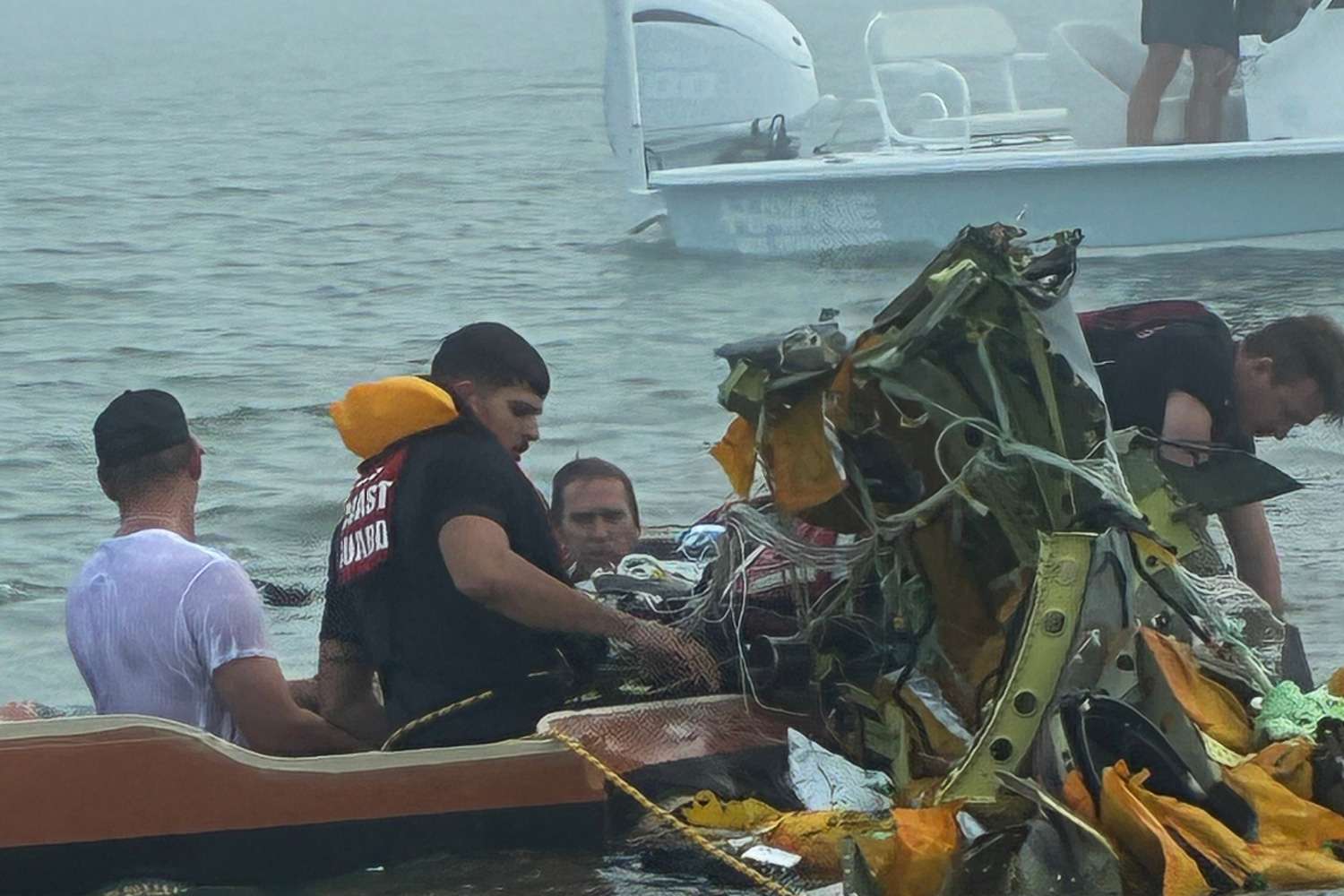 Mexican Navy Plane Crash 1 020426 0c2ebcc79e6941c99fc912c80ab3df52.jpg