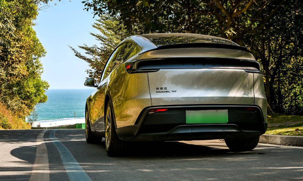 Tesla Model Y L Rear 1000x600.jpg