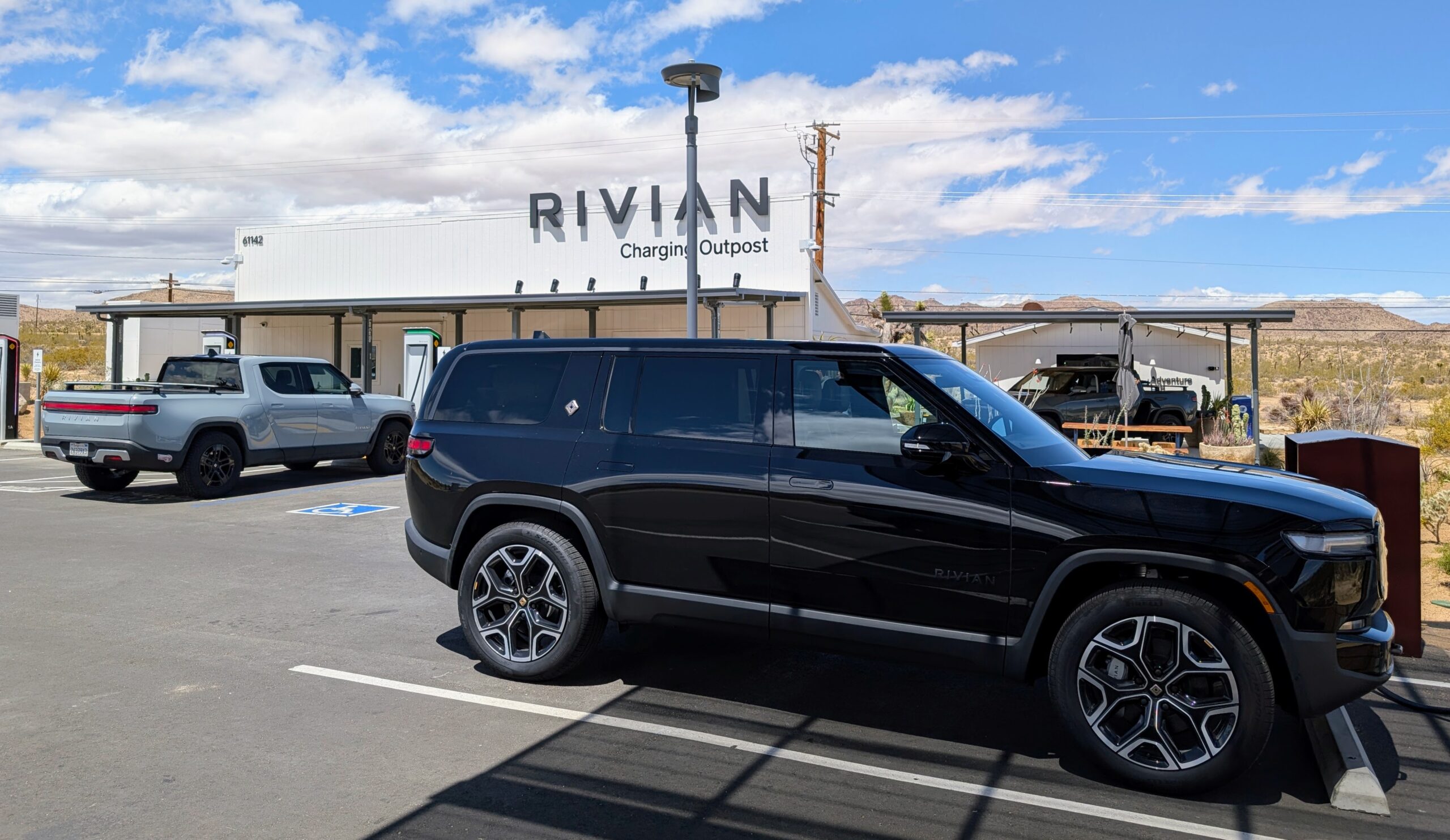 2025.4 Rivian R1s Review Sedona Arizona Flagstaff Charging off Road Kyle 19 Dcfc Ran Adventure Netwo.jpeg