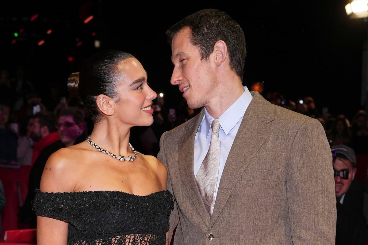 Dua Lipa Y Callum Turner Muy Enamorados Este Jtsgad67ybettjmbpkveh3ubdq.jpg