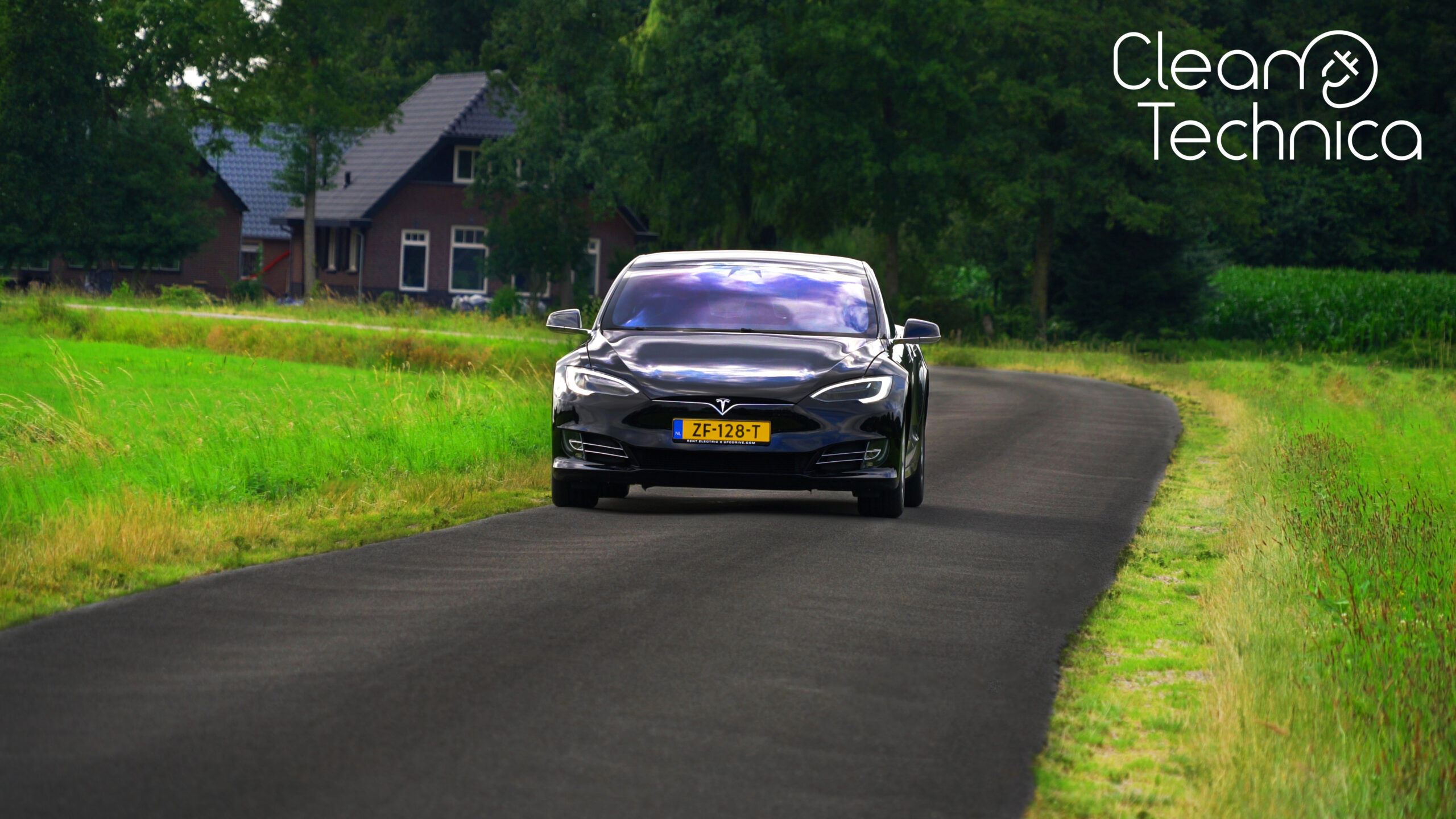 Tesla Model S Black Low Speed Netherlands Belgium Europe Zach Shahan Cleantechnica Scaled.jpg