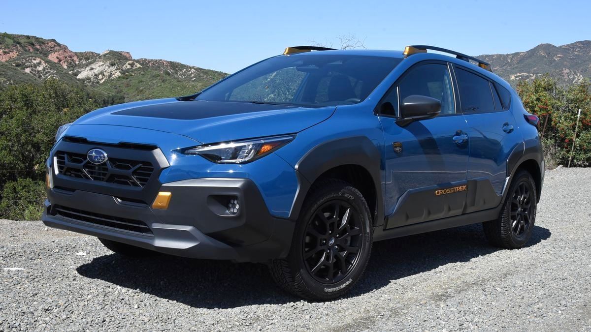 2025 Subaru Crosstrek Wilderness Front 3qtr Angle.jpg