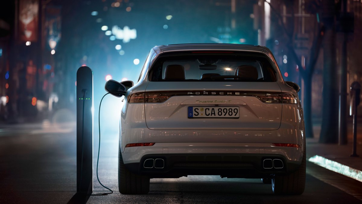Porsche Cayenne Plug in Hybrid.jpg