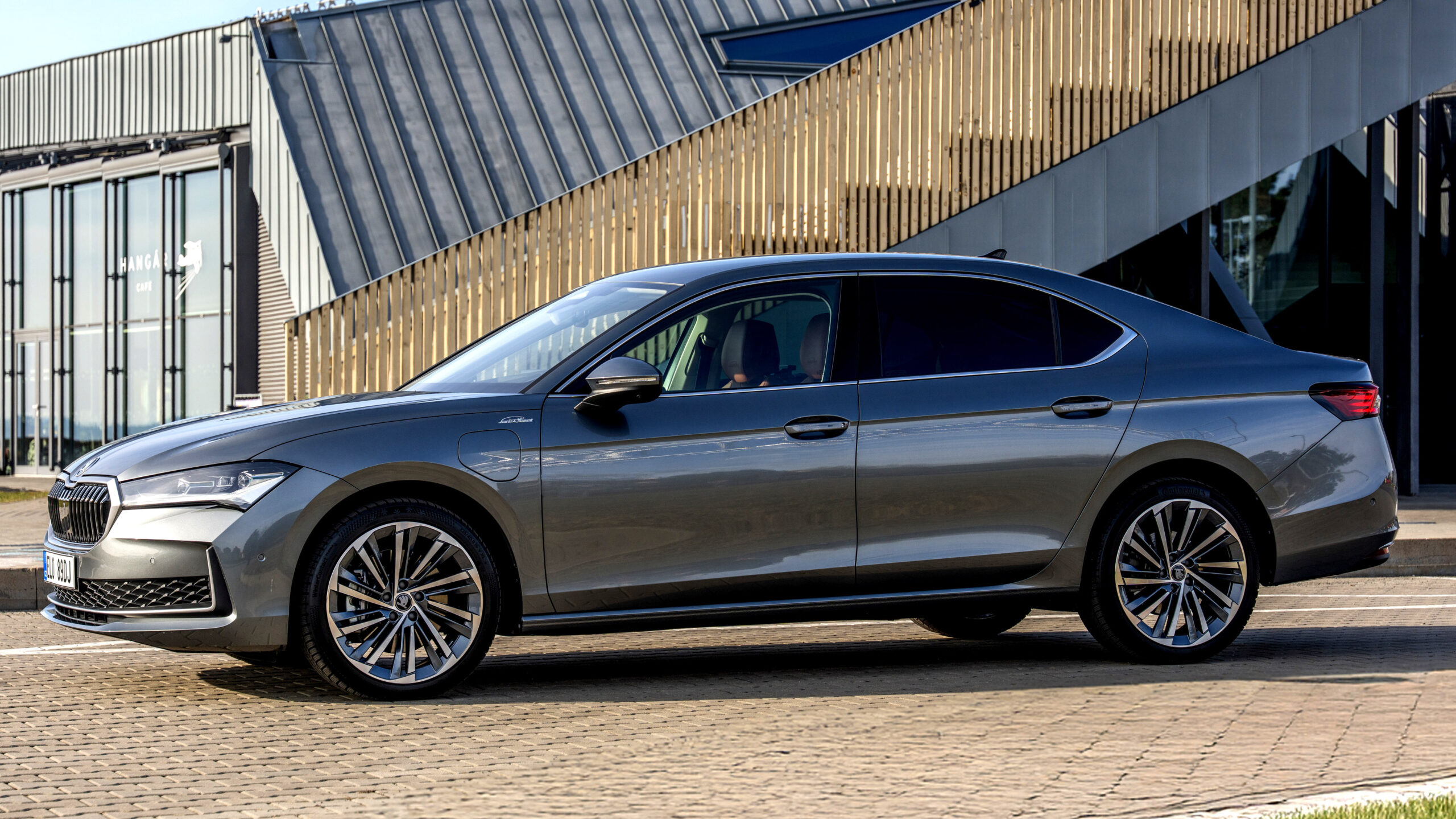 Superb Hatch Version Receives a Plug in Hybrid Powertrain with 200 Kw Output 1 81e79369 Copy Scaled.jpeg