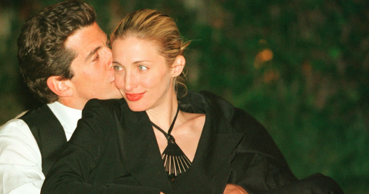 Jfk Jr Carolyn Bessette en 020526 637f6f.jpg