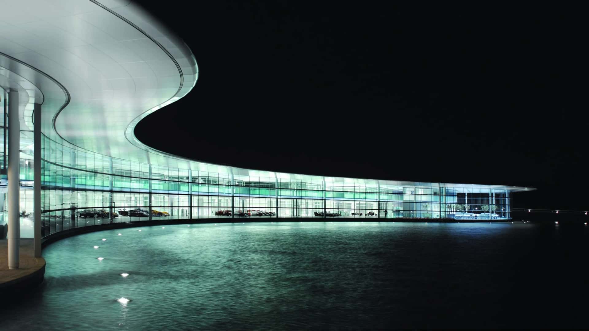 Mclaren Technology Centre.jpg