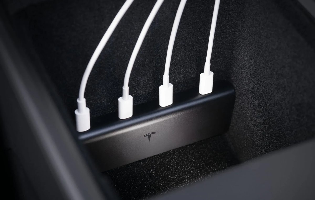 Tesla Usb C Hub 5.jpg
