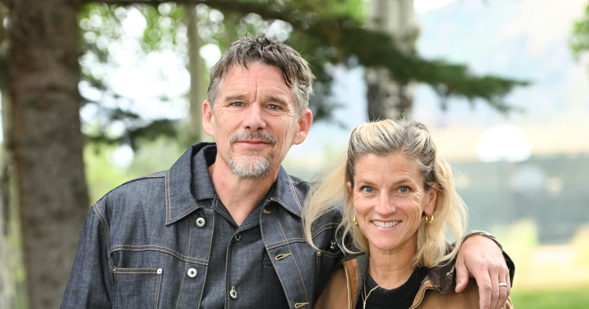 Ethan Hawke Wife Ryan en 031226 555f5c.jpg