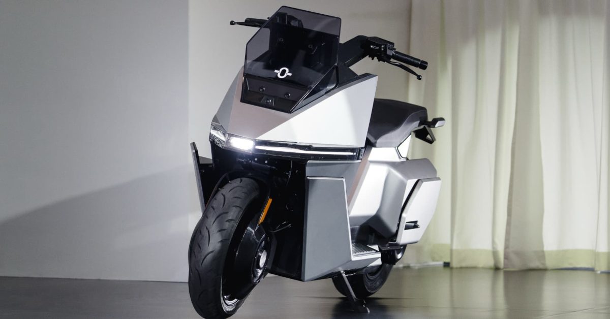 Omoway Head Motorcycle.jpg