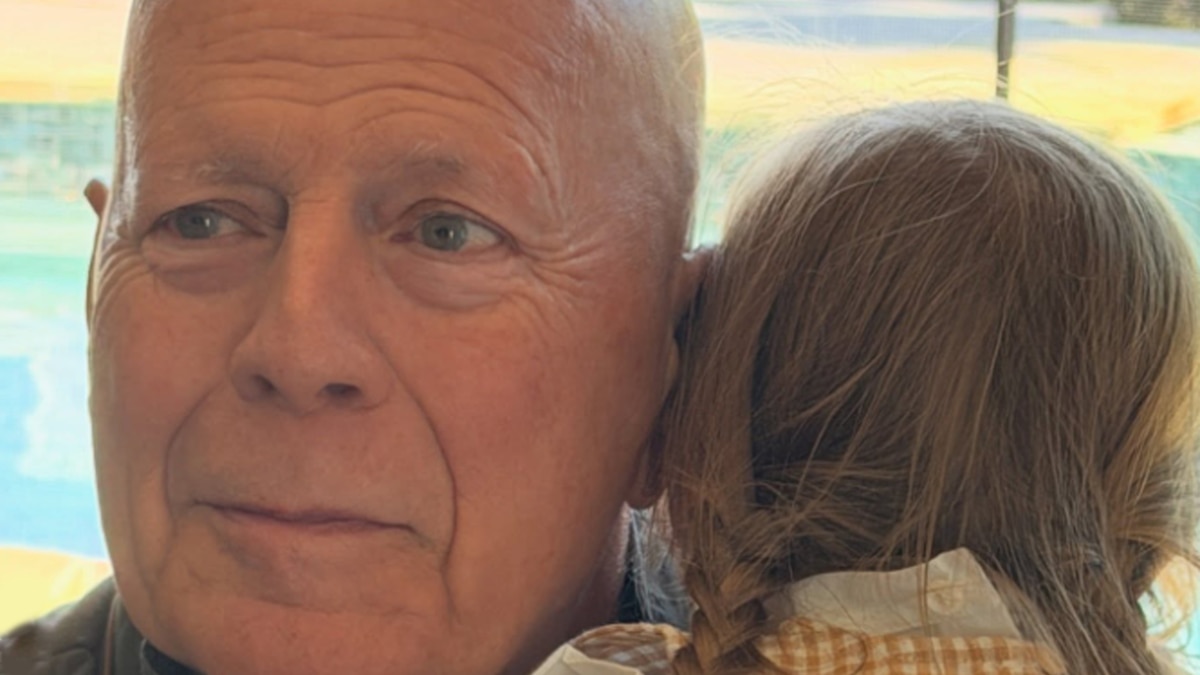 Bruce Willis Junto a Su Gwhgv6faebgtfdbwcynqn5woby.jpg