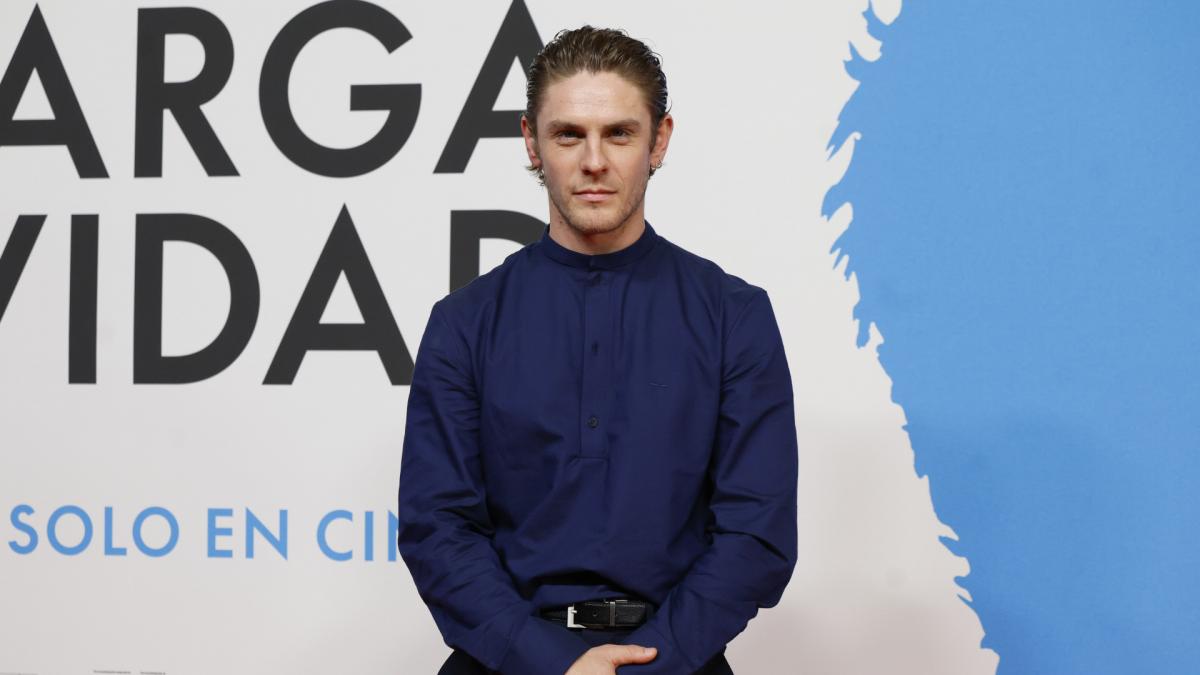 Patrick Criado en La Premiere De Amarga Navidad.jpeg