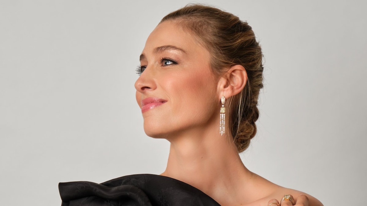 2660a773083a Beatrice 4.jpg