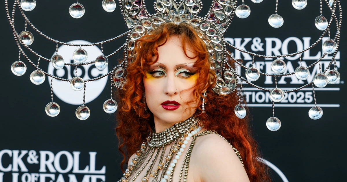 Chappell Roan 2 Me 260323 940d80.jpg