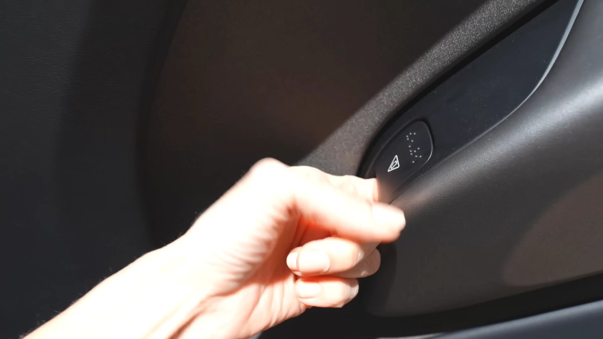 Cybercab New Interior Door Handle 1.jpg