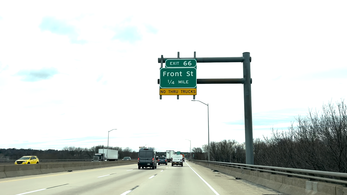 Front Street Sign 69c738dede30b.png