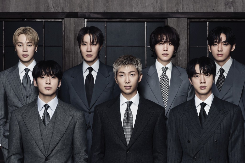 Bts Arirang Album Cover Bighit Billboard 1800.jpg