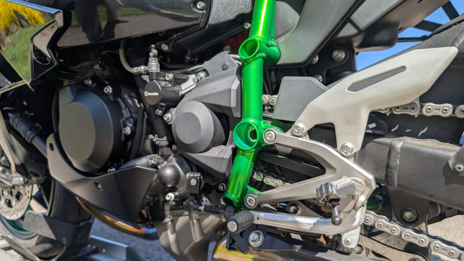 2015 Kawasaki Ninja H2 4.jpg