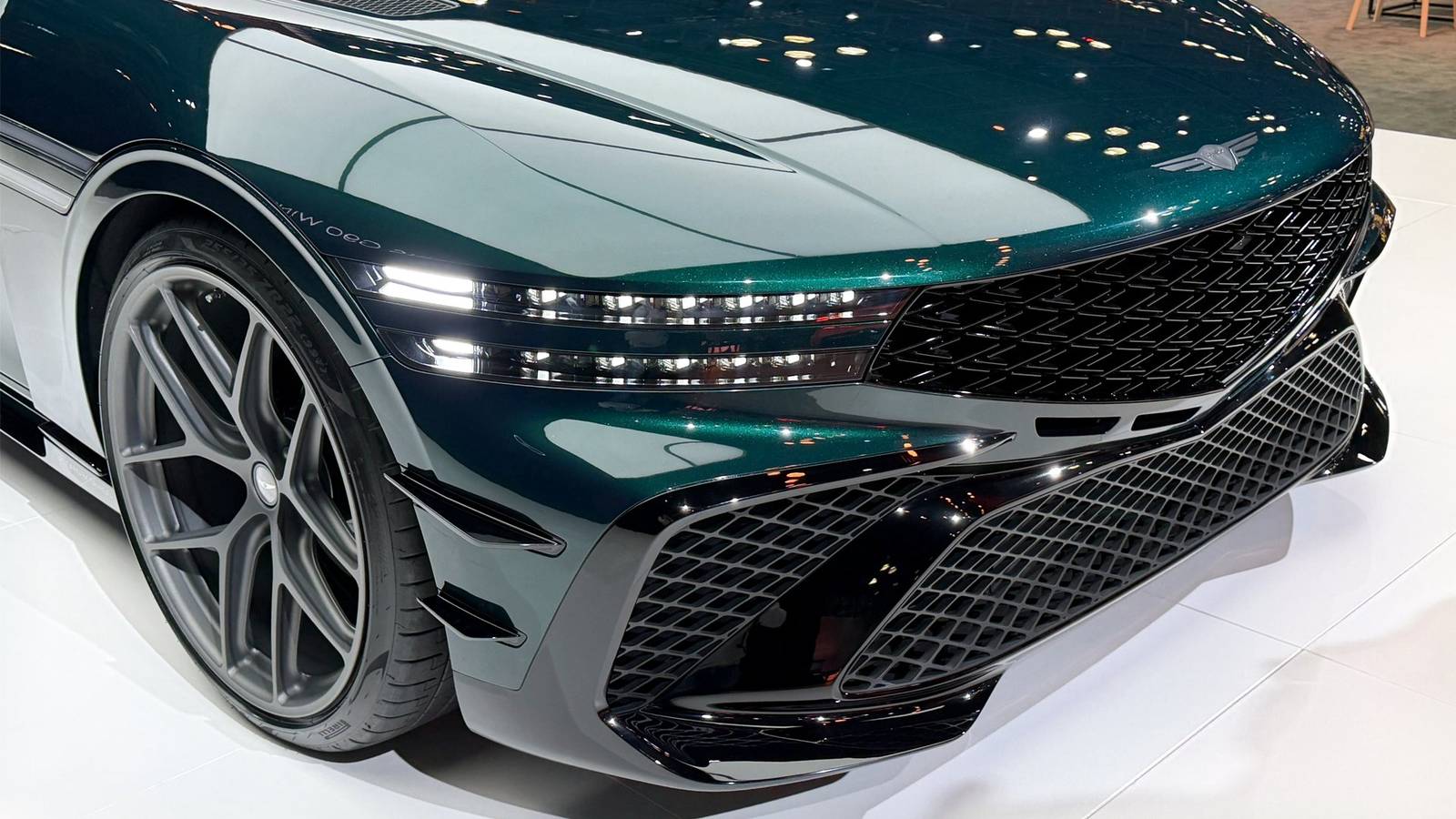 Genesis G90 Wingback New York Auto Show 1.jpg