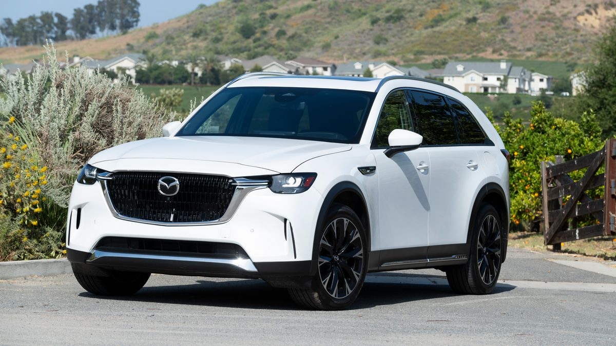 2025 Mazda Cx 90 Phev White Front 3qtr Jpg.jpg