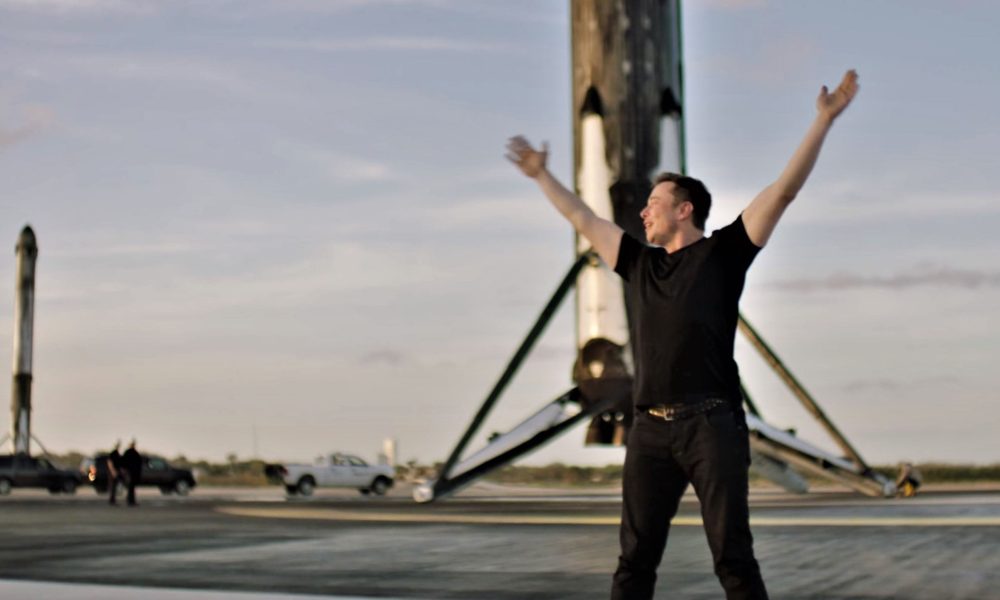Falcon Heavy and Elon Musk at Lz 1 Spacex National Geographic 1 Edit 1000x600.jpg