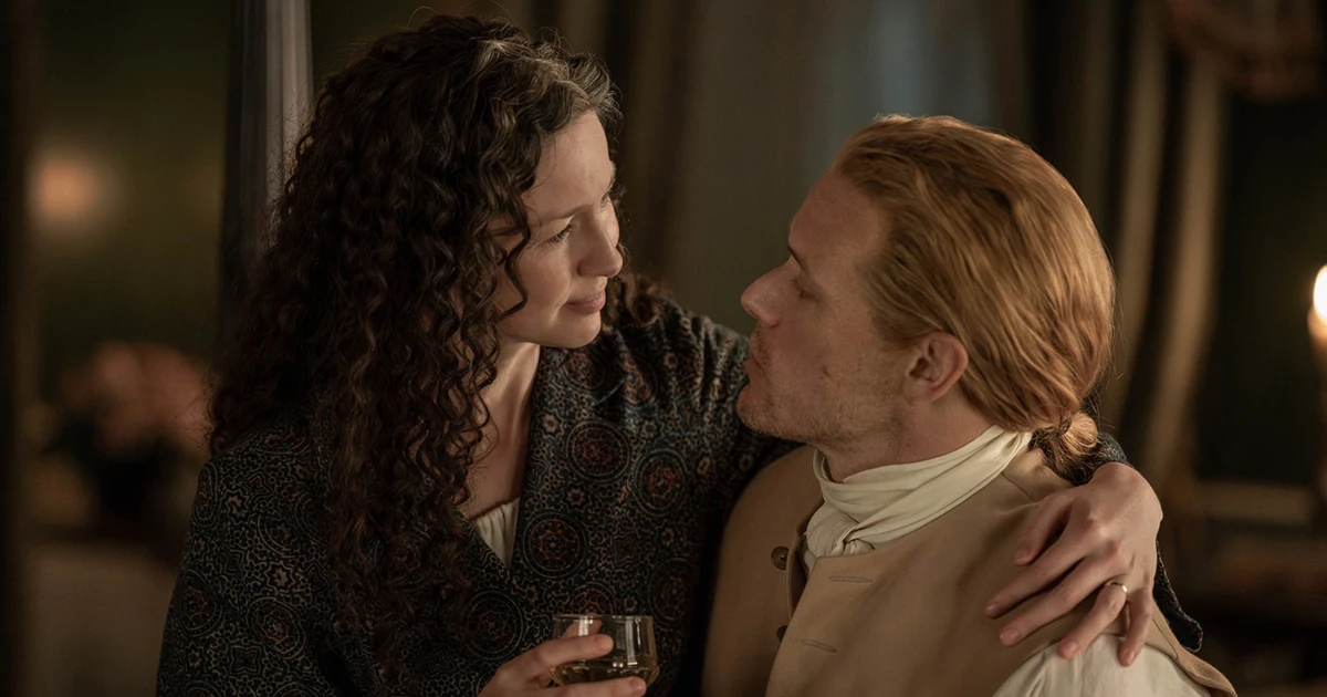 Outlander Jamie Claire Mc 241121 01 070eb9.jpg