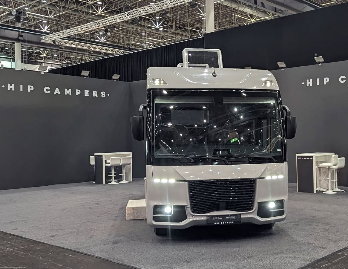 Hip 4family Luxury Motorhome is Like No Other but Not Really 275565 1.jpg