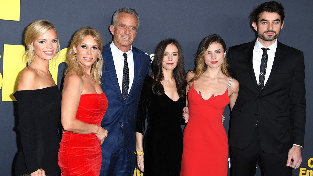 D2b60cf5 Rfk Jr Cheryl Hines Conor Family.jpg
